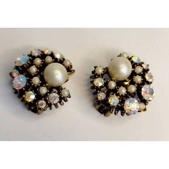 Vintage Clip Earrings Clear Rhinestone and White Faux Pearl Clip Gold Tone PR23 - Picture 7 of 9